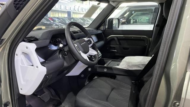 欧版路虎卫士110 四门柴油2.0T 港口最新现车售价